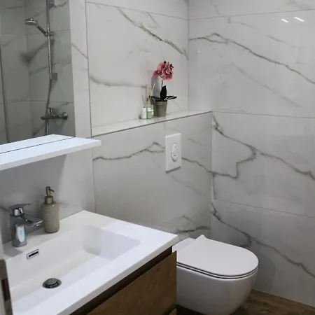 Apartman With Parking Space - 25390 Makarska